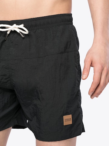 Urban Classics Badeshorts i svart