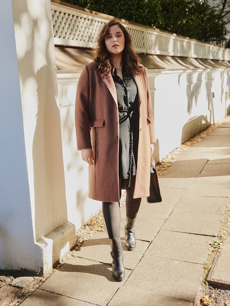 Bella O. - Chic Brown Coat Look by GMK Curvy