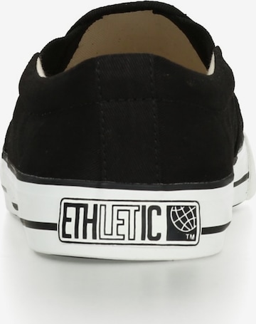 Ethletic Slip-ons in Zwart