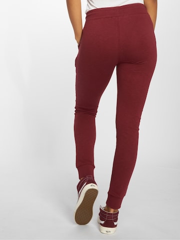 Effilé Pantalon 'Poppy' Just Rhyse en rouge