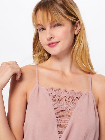 Haut ABOUT YOU en rose