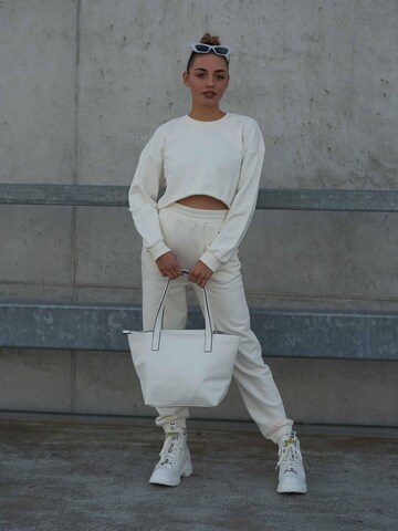 Comfy White Sweat Look by ABOUT YOU Limited