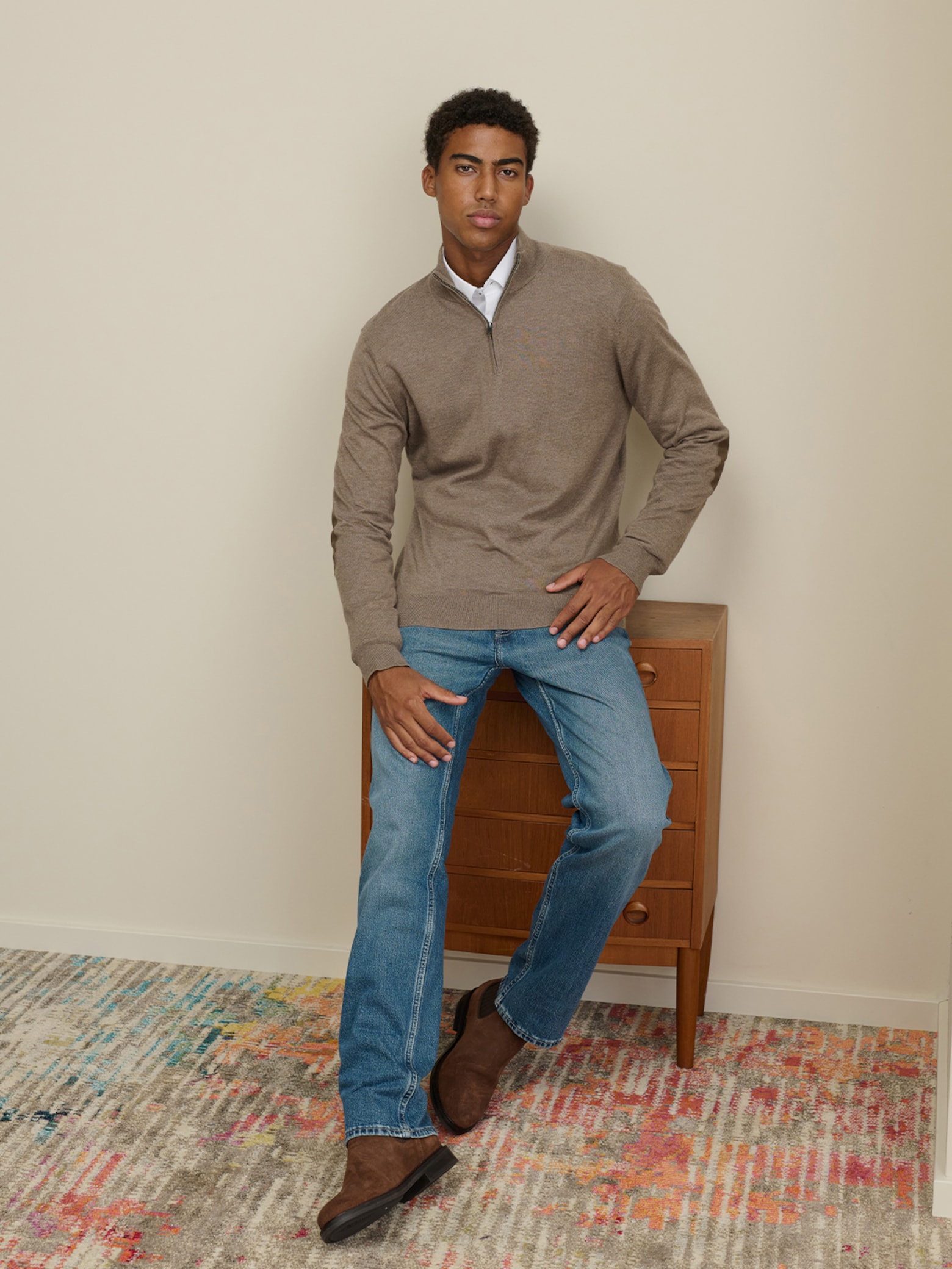 Alexander - Brown Sweater Look