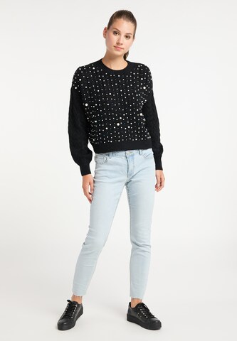 MYMO Sweater in Black: front
