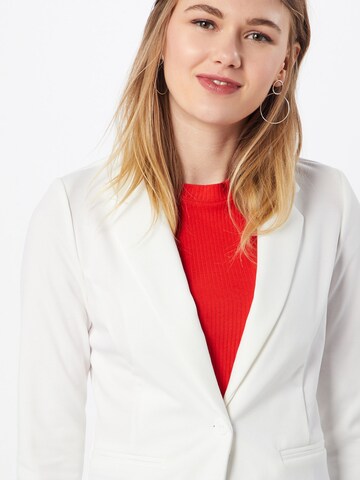 Blazer 'Kate' di ICHI in bianco