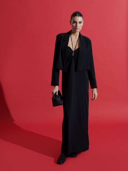 Céline Bethmann - Black Elegance Look