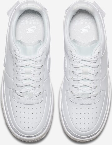 Baskets basses 'Air Force 1 Jester XX' Nike Sportswear en blanc : au dessus