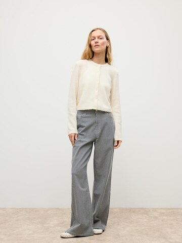 Striped Denim Pants Look