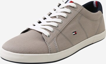 TOMMY HILFIGER Sneakers laag in Grijs: voorkant