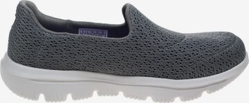 SKECHERS Slip On in Grau