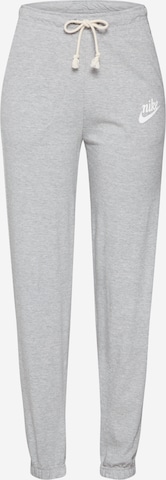 Effilé Pantalon Nike Sportswear en gris : devant