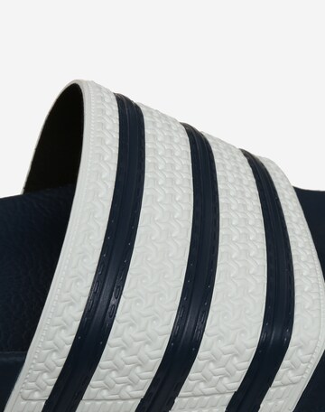 ADIDAS ORIGINALS Pantolette 'Adilette' in Blau