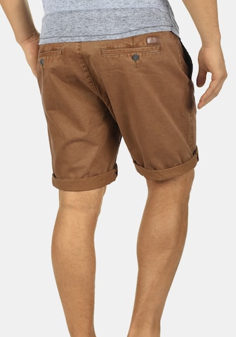 !Solid Regular Chinoshorts 'Pinhel' in Braun