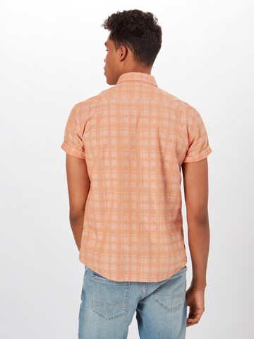 Coupe regular Chemise s.Oliver en orange : derrière