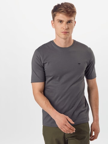 Coupe regular T-Shirt FYNCH-HATTON en gris : devant