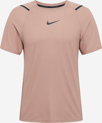 NIKETehnička sportska majica 'Pro' - smeđa boja: prednji dio