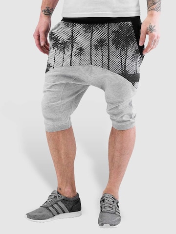 Just Rhyse Tapered Shorts in Grau: predná strana