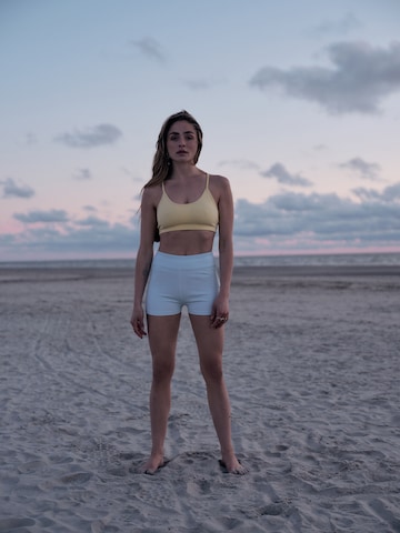 Beach Yoga  Look