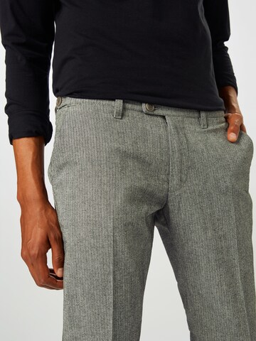 Coupe slim Pantalon 'Kill' DRYKORN en gris