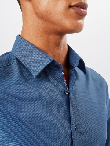 mėlyna OLYMP Priglundantis modelis Dalykinio stiliaus marškiniai 'Level 5 City'