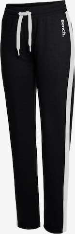 Slimfit Pantaloni de la BENCH pe negru