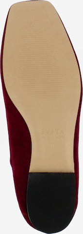 Chaussure basse 'ASIA' EVITA en rouge