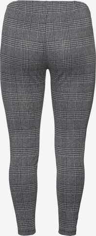 SHEEGO Skinny Leggings in Grau