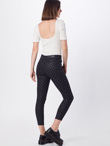 Skinny Jeans 'LONIA' di LTB in nero: dietro