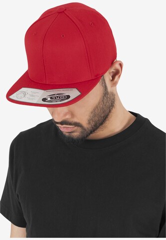 Flexfit Pet '110 Fitted' in Rood: voorkant