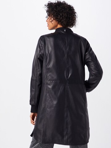 Maze Between-Seasons Coat 'Louisiana' in Black: back