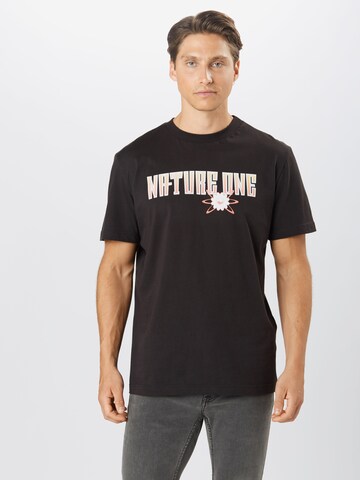 ABOUT EVERYONE - Ajuste regular Camiseta 'Nature One' en negro: frente