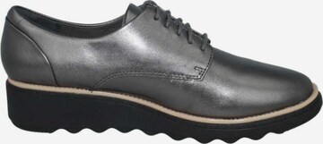 CLARKS Schnürschuhe in Grau