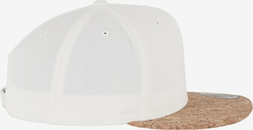 Cappello da baseball 'Cork' di Flexfit in bianco