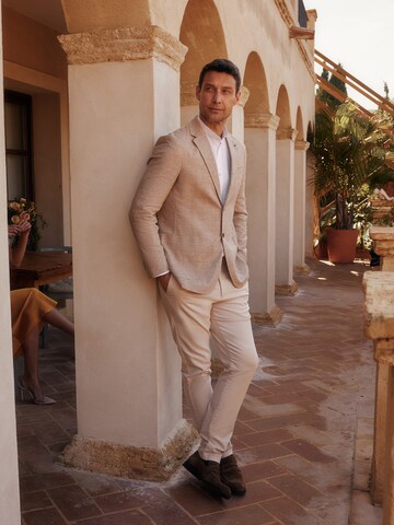 Casual Beige Suit Look by WE Fashion
