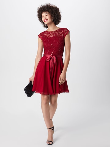 Robe de cocktail SWING en rouge