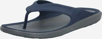 Tongs Crocs en bleu : devant