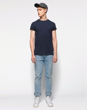 TOMMY HILFIGER Regular Fit T-Shirt in Blau