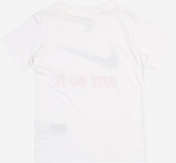 Nike Sportswear Μπλουζάκι σε λευκό