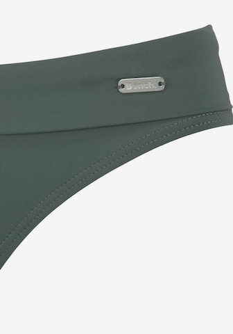 Slip costum de baie 'Perfect' de la BENCH pe verde