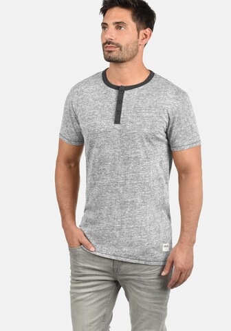 !Solid Rundhalsshirt 'Telia' in Grau: predná strana