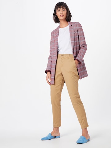 GAPregular Chino hlače 'GIRLFRIEND' - smeđa boja