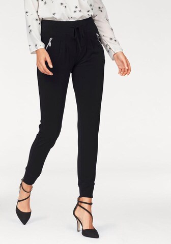 LAURA SCOTT Tapered Pants in Black: front