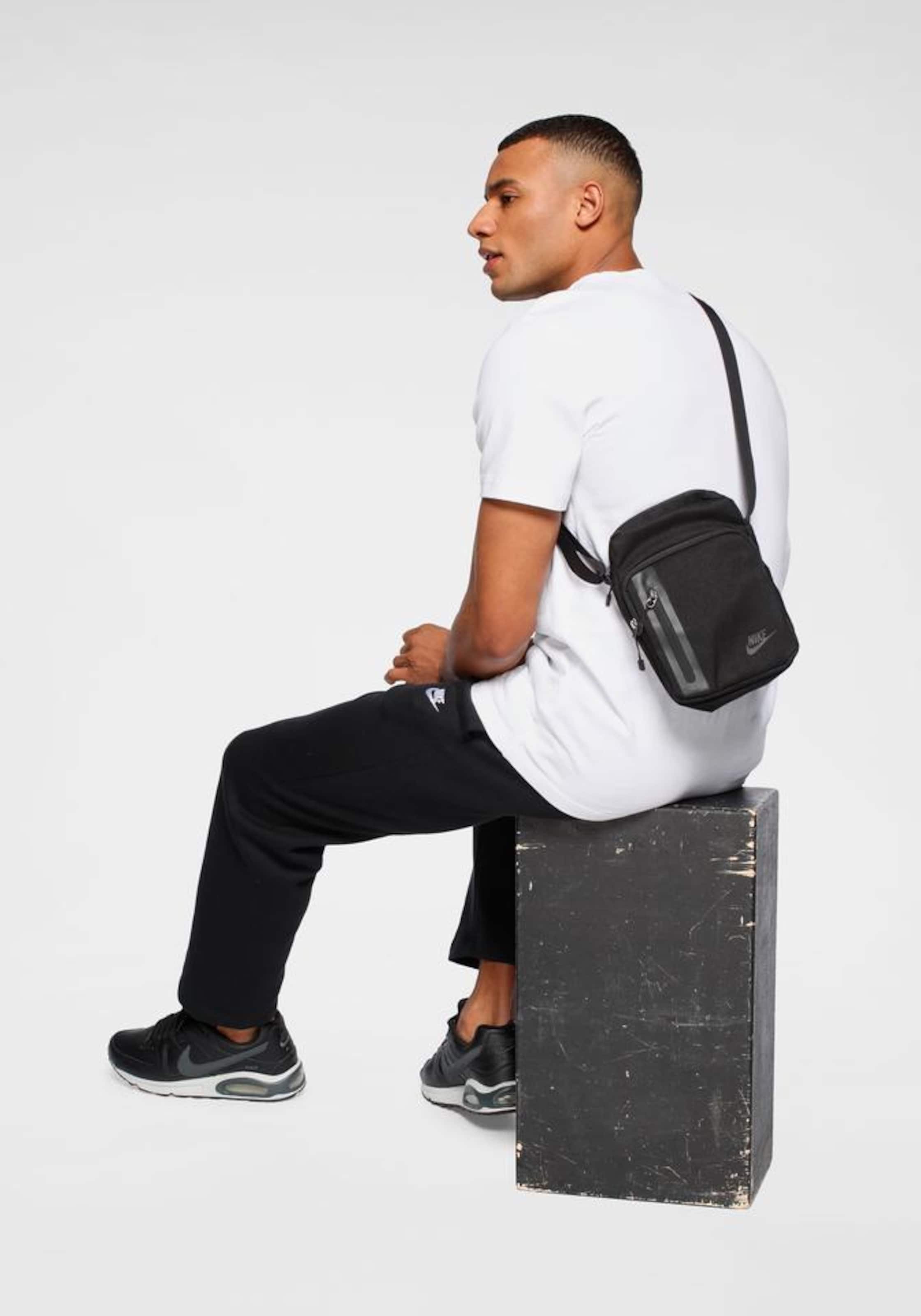 nike small items 3.0