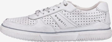 Baskets basses bugatti en blanc : devant