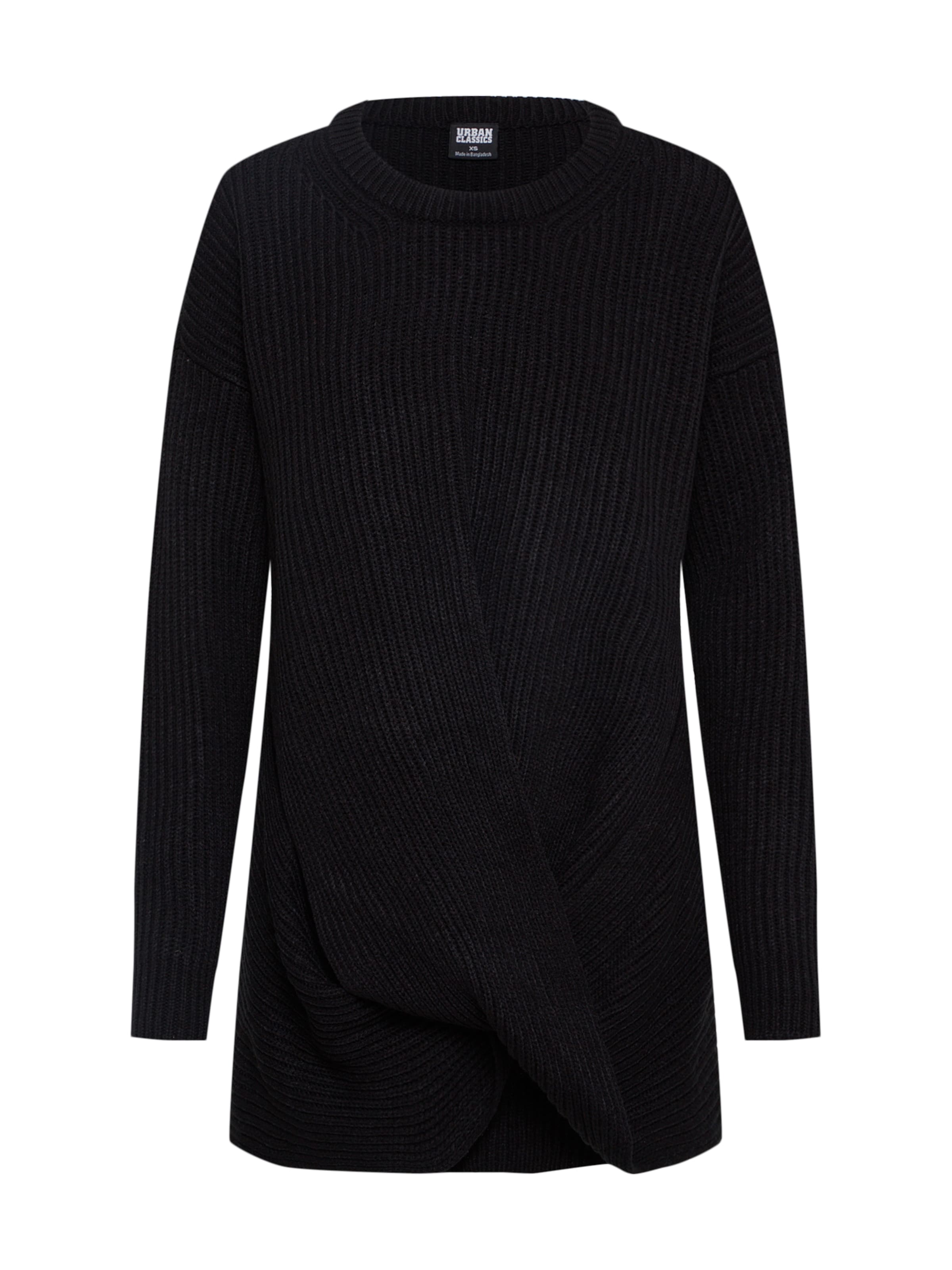 Urban Classics Sweater in Black: front