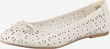 ambellis Ballet Flats in White: front