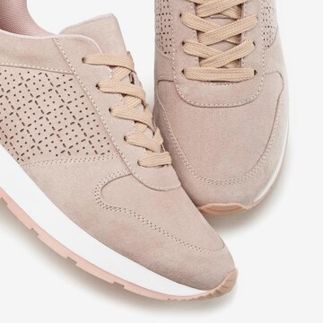 LASCANA Sneaker in Pink