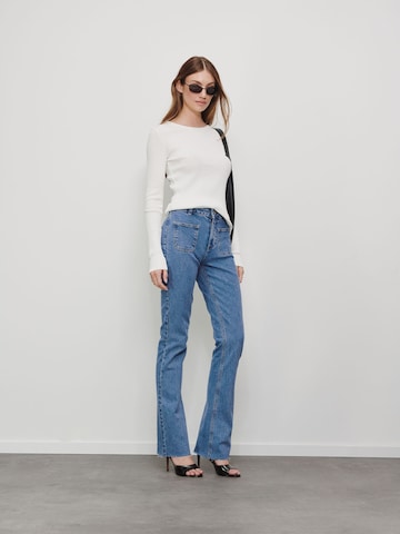 Boot Cut Jeans Look