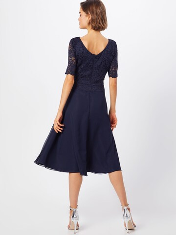 Robe de cocktail Vera Mont en bleu