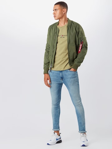 Regular fit Maglietta di TOMMY HILFIGER in verde